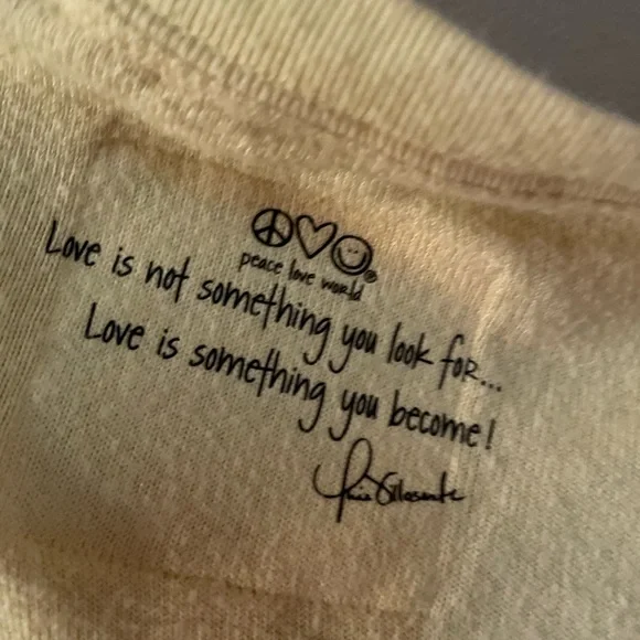 Peace love world Yellow Crewneck top - Picture 7 of 7